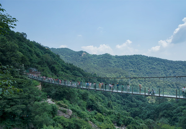 【清遠旅游度假村二日】卡丁車+牛魚嘴驚魂玻璃橋+CS野戰(zhàn)+銀盞森林溫泉