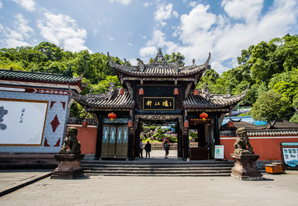 【四川旅游研學(xué)八天】杜甫草堂博物館+錦里古街+汶川映秀地震遺址+羌族博物館+都江堰