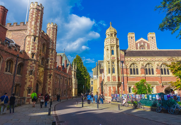 【英國(guó)愛(ài)爾蘭旅游全景十二日】溫莎古堡+三大學(xué)+巨人堤+購(gòu)物村+黑暗樹(shù)籬+湖區(qū)+大象咖啡館
